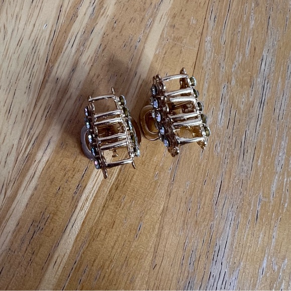 Small Butterfly Hair Clips - Picture 3 of 6